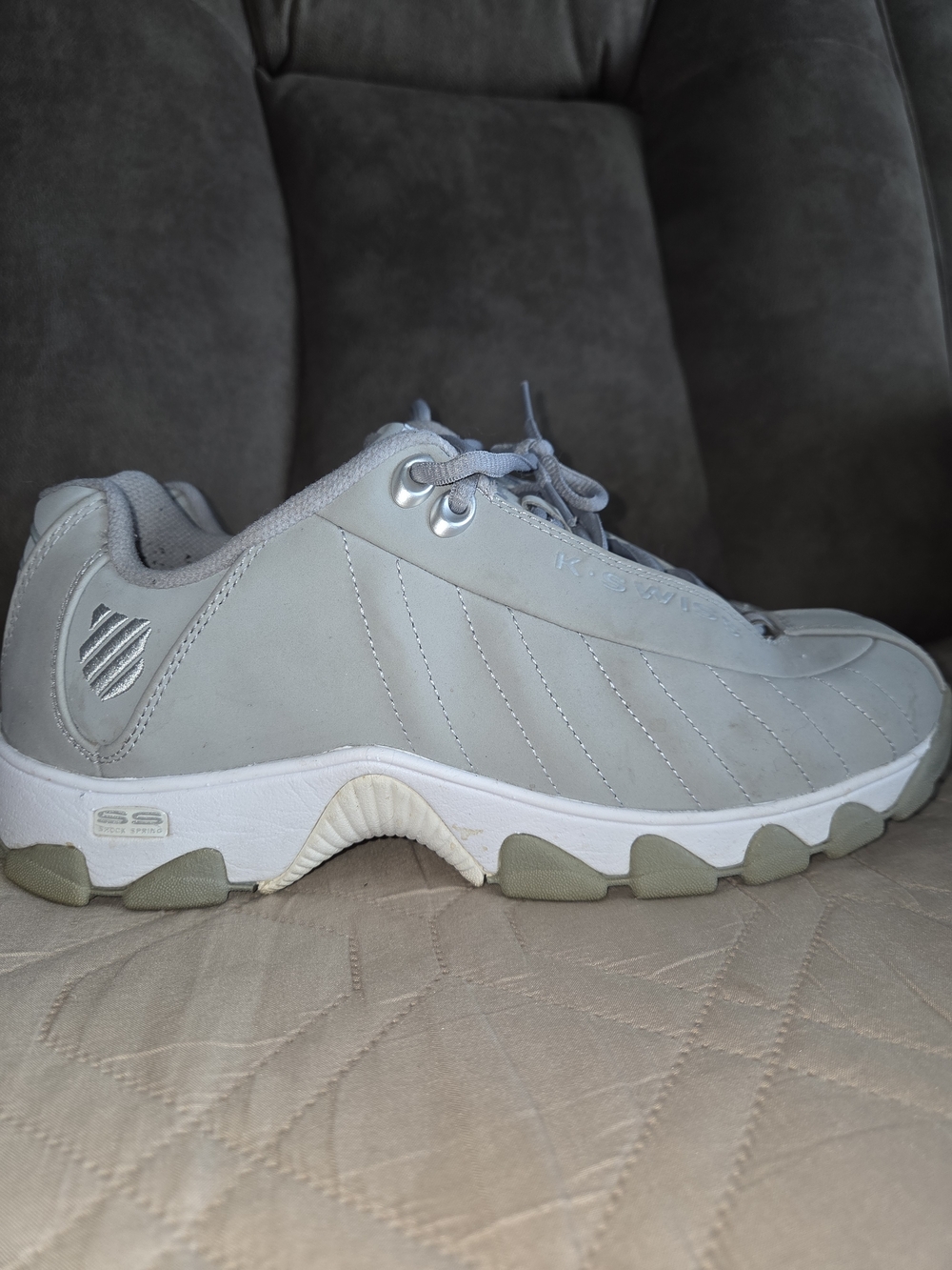 K-Swiss Men's Low-Profile Sneakers in Light Gray